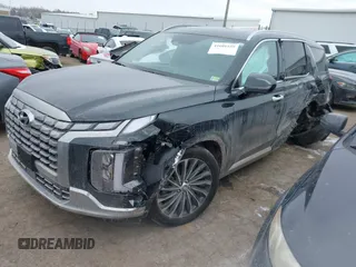 2023 Hyundai Palisade Calligraphy z VIN KM8R7DGE0PU640381, wystawiony jako IAAI lot #41601559 z przebiegiem 20 418 mil mil oraz . Historia ofert i sprzedaży dostępna na DreamBid. Obrazek 17.