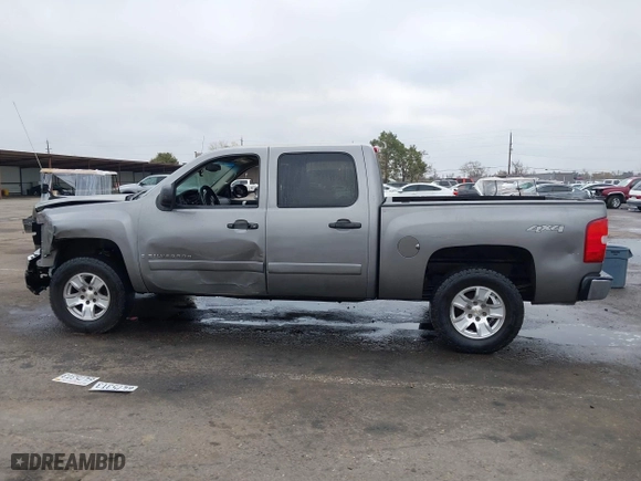 2007 Chevrolet Silverado 1500 LTZ with VIN 2GCEK13M571637081, listed as a IAAI auction lot 41085702 with 202,998 mi miles. Bid and sale history available at carsss.com. Image 15.