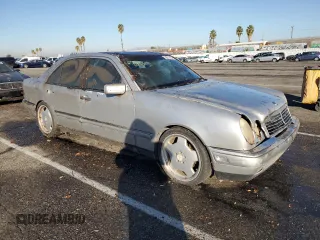 1997 Mercedes-Benz E-Class with VIN WDBJF72F7VA453786, listed as a Copart auction lot 78871424 with 128,304 mi miles and Clean Title. Bid and sale history available at carsss.com. Image 4.