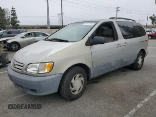 2002 Toyota Sienna LE with VIN 4T3ZF13CX2U473002, listed as a Copart auction lot 86553254 with 359,659 mi miles and Salvage Title. Bid and sale history available at carsss.com. Image 1.