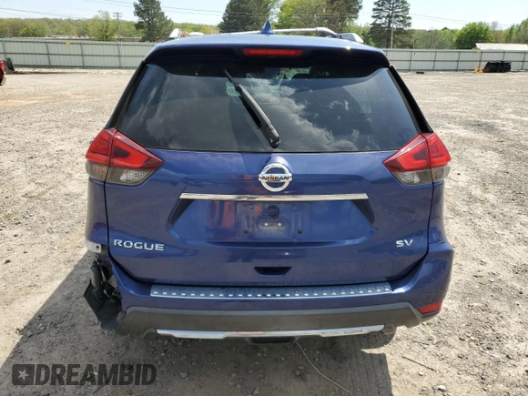 2017 Nissan Rogue SV z VIN KNMAT2MT4HP558206, wystawiony jako Copart lot #52620485 z przebiegiem Nie podano mil oraz Nie do naprawy. Historia ofert i sprzedaży dostępna na DreamBid. Obrazek 6.