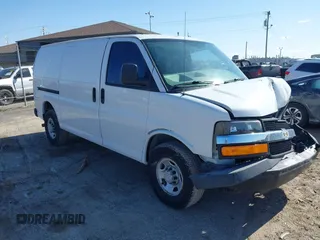 2008 Chevrolet Express Cargo z VIN 1GCGG25C881182464, wystawiony jako IAAI lot #41978195 z przebiegiem 250 948 mil mil oraz . Historia ofert i sprzedaży dostępna na DreamBid. Obrazek 1.
