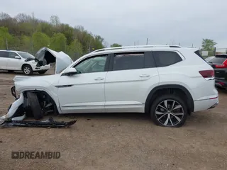 2025 Volkswagen Atlas SE with VIN 1V2FR2CA0SC525107, listed as a IAAI auction lot 42149492 with 2,443 mi miles and . Bid and sale history available at DreamBid. Image 14.