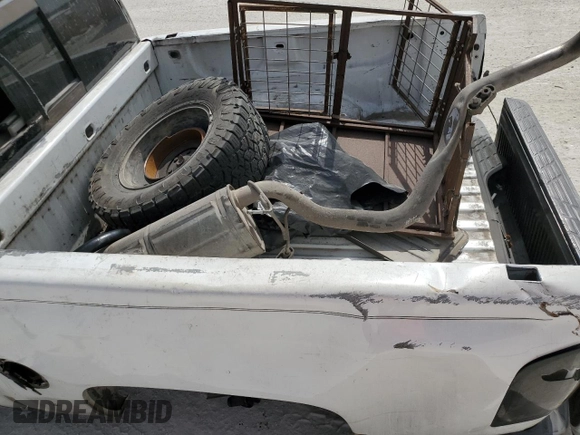 2007 Chevrolet Silverado 1500 1LT with VIN 2GCEC13J071559229, listed as a Copart auction lot 44934385 with 219,543 mi miles and Salvage Title. Bid and sale history available at DreamBid. Image 14.