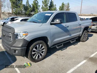 2018 Toyota Tundra SR5 z VIN 5TFHW5F12JX729043, wystawiony jako Copart lot #87330154 z przebiegiem 110 611 mil mil oraz Szkoda całkowita • Salvage title. Historia ofert i sprzedaży dostępna na DreamBid. Obrazek 1.