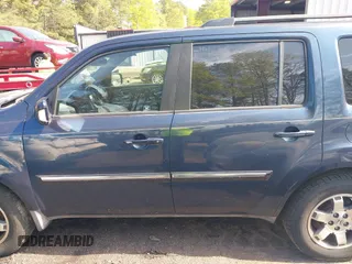 2010 Honda Pilot Touring with VIN 5FNYF4H80AB025356, listed as a IAAI auction lot 42029008 with 138,785 mi miles. Bid and sale history available at carsss.com. Image 14.