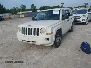 2008 Jeep Patriot Sport with VIN 1J8FT28048D775688, listed as a IAAI auction lot 42451775 with 299,177 mi miles and . Bid and sale history available at DreamBid. Image 2.