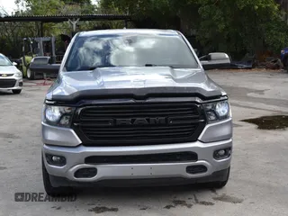 2021 Ram 1500 Big Horn z VIN 1C6RREBT3MN811115, wystawiony jako Copart lot #48342715 z przebiegiem 70 823 mil mil oraz Szkoda całkowita • Salvage title. Historia ofert i sprzedaży dostępna na DreamBid. Obrazek 2.