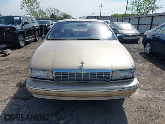 1996 Chevrolet Caprice Classic 1SA Special Value Pkg with VIN 1G1BL52P9TR190980, listed as a IAAI auction lot 42019775 with 135,432 mi miles. Bid and sale history available at carsss.com. Image 12.