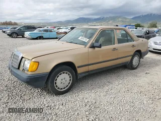 1986 Mercedes-Benz 300 E z VIN WDBEA30DXGA281962, wystawiony jako Copart lot #56804755 z przebiegiem 142 836 mil mil oraz Czysty tytuł • Clean title. Historia ofert i sprzedaży dostępna na DreamBid. Obrazek 1.
