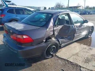 1998 Honda Accord LX z VIN 1HGCG5642WA046417, wystawiony jako IAAI lot #41945037 z przebiegiem Nie podano mil oraz . Historia ofert i sprzedaży dostępna na DreamBid. Obrazek 4.