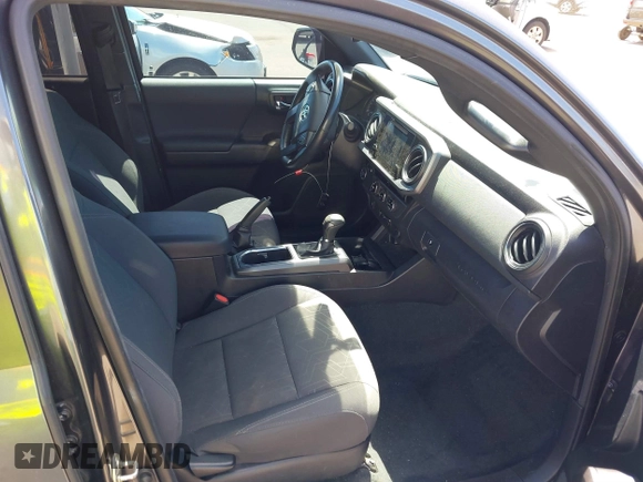 2017 Toyota Tacoma SR5 with VIN 3TMAZ5CN4HM045479, listed as a IAAI auction lot 41666539 with 44,758 mi miles and . Bid and sale history available at carsss.com. Image 5.