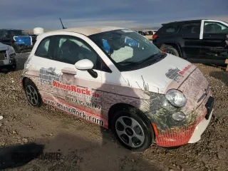 2016 FIAT 500e with VIN 3C3CFFGE0GT180310, listed as a Copart auction lot 87193504 with 43,999 mi miles and Salvage Title. Bid and sale history available at carsss.com. Image 4.