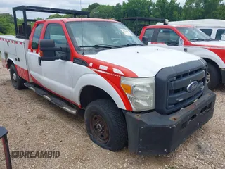 2016 Ford F-250 XL z VIN 1FD7X2B64GEC87410, wystawiony jako IAAI lot #42014965 z przebiegiem Nie podano mil oraz . Historia ofert i sprzedaży dostępna na DreamBid. Obrazek 1.