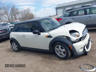 2011 MINI Hardtop with VIN WMWSU3C58BT184415, listed as a IAAI auction lot 41891353 with 149,533 mi miles and . Bid and sale history available at DreamBid. Image 14.