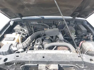 2000 Ford Ranger XL with VIN 1FTYR10C2YTA36906, listed as a IAAI auction lot 42142057 with 160,190 mi miles. Bid and sale history available at carsss.com. Image 10.