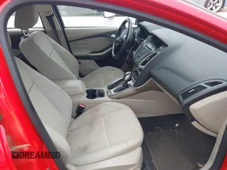 2012 Ford Focus SEL with VIN 1FAHP3H20CL424115, listed as a IAAI auction lot 41913221 with 152,619 mi miles. Bid and sale history available at carsss.com. Image 5.