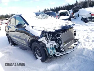 2023 Buick Encore GX Essence z VIN KL4MMGSL1PB102759, wystawiony jako Copart lot #89162915 z przebiegiem 15 799 mil mil oraz Szkoda całkowita • Salvage title. Historia ofert i sprzedaży dostępna na DreamBid. Obrazek 4.