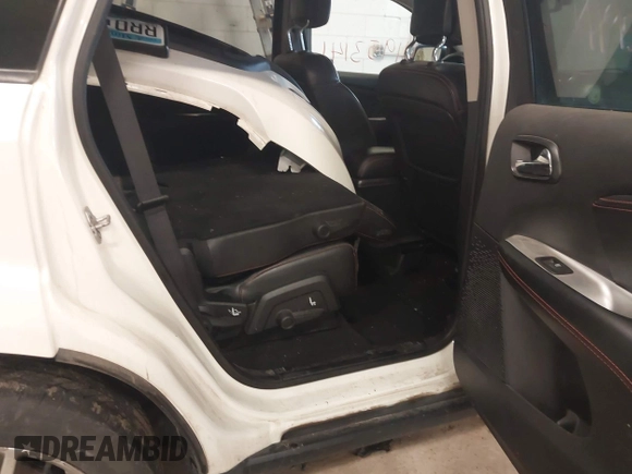 2019 Dodge Journey GT with VIN 3C4PDDEG8KT701827, listed as a IAAI auction lot 41953141 with 156,000 mi miles and . Bid and sale history available at carsss.com. Image 8.