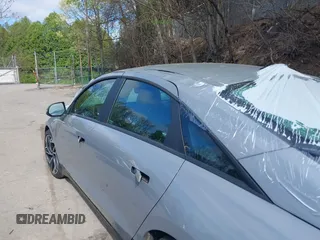 2024 Hyundai Ioniq 6 SEL z VIN KMHM34AC0RA076572, wystawiony jako IAAI lot #42188178 z przebiegiem 1 828 mil mil oraz . Historia ofert i sprzedaży dostępna na DreamBid. Obrazek 23.