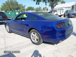 2013 Ford Mustang V6 with VIN 1ZVBP8AM5D5262560, listed as a IAAI auction lot 42136648 with 71,301 mi miles and . Bid and sale history available at carsss.com. Image 3.