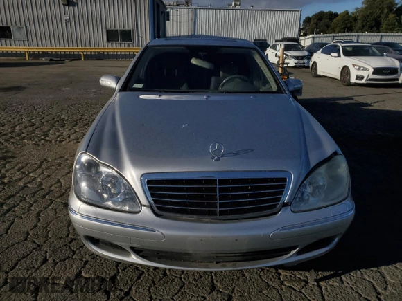 2005 Mercedes-Benz S-Class 4.3L with VIN WDBNG70J15A453434, listed as a Copart auction lot 77212554 with 247,643 mi miles and Clean Title. Bid and sale history available at carsss.com. Image 5.