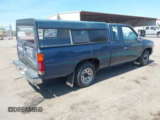 1994 Nissan Frontier XE z VIN 1N6SD16S8RC323555, wystawiony jako IAAI lot #41856742 z przebiegiem 62 619 mil mil oraz . Historia ofert i sprzedaży dostępna na DreamBid. Obrazek 4.
