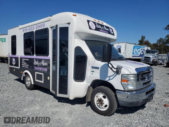 2013 Ford Econoline Commercial z VIN 1FDEE3FLXDDB12759, wystawiony jako Copart lot #78123774 z przebiegiem 103 342 mil mil oraz Szkody całkowita. Historia ofert i sprzedaży dostępna na DreamBid. Obrazek 4.