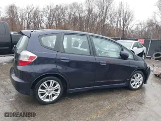2010 Honda Fit Sport with VIN JHMGE8H42AC028810, listed as a IAAI auction lot 41690730 with 89,247 mi miles. Bid and sale history available at carsss.com. Image 13.