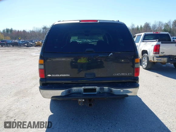 2005 Chevrolet Suburban LT with VIN 1GNFK16Z55J251296, listed as a IAAI auction lot 42119068 with 312,449 mi miles. Bid and sale history available at carsss.com. Image 15.