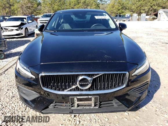 2020 Volvo S60 Momentum with VIN 7JR102FK7LG044261, listed as a Copart auction lot 39734123 with 32,487 mi miles. Bid and sale history available at carsss.com. Image 5.