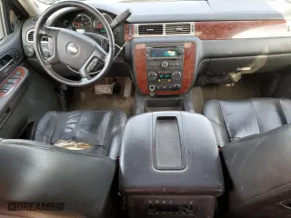 2009 Chevrolet Suburban LT w/1LT with VIN 1GNFK26349R240430, listed as a Copart auction lot 43215215 with 228,316 mi miles and Clean Title. Bid and sale history available at carsss.com. Image 8.