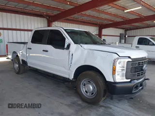 2024 Ford F-250 XL z VIN 1FT7W2AA4REF90588, wystawiony jako IAAI lot #42510225 z przebiegiem 925 mil mil oraz . Historia ofert i sprzedaży dostępna na DreamBid. Obrazek 1.