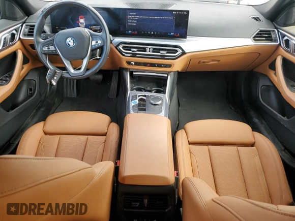 2024 BMW i4 eDrive35 z VIN WBY43AW05RFT14046, wystawiony jako Copart lot #54940645 z przebiegiem 6 456 mil mil oraz Szkoda całkowita • Salvage title. Historia ofert i sprzedaży dostępna na DreamBid. Obrazek 8.