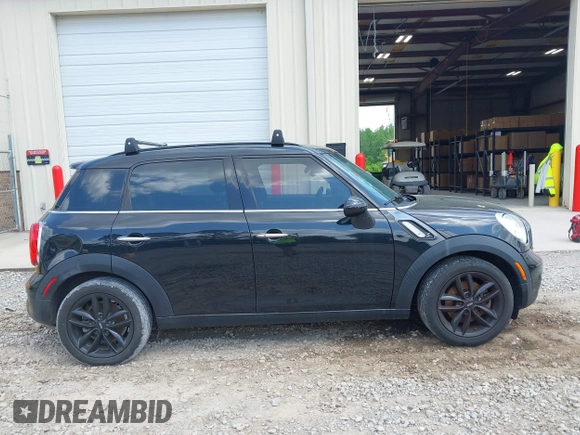 2016 MINI Countryman S with VIN WMWZC3C58GWP53495, listed as a IAAI auction lot 42134455 with 92,862 mi miles and . Bid and sale history available at DreamBid. Image 13.