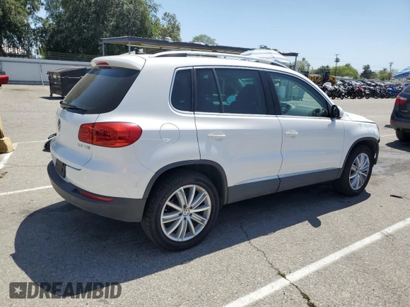 2012 Volkswagen Tiguan SE z VIN WVGAV7AX5CW546378, wystawiony jako Copart lot #58186695 z przebiegiem 67 483 mil mil oraz Szkoda całkowita • Salvage title. Historia ofert i sprzedaży dostępna na DreamBid. Obrazek 3.