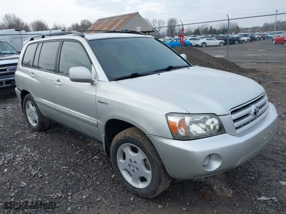 2004 Toyota Highlander with VIN JTEEP21A640034918, listed as a IAAI auction lot 41854941 with 198,597 mi miles. Bid and sale history available at carsss.com. Image 1.
