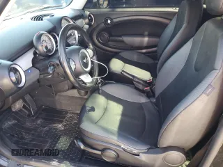 2010 MINI Clubman z VIN WMWML3C59ATX37695, wystawiony jako Copart lot #50553525 z przebiegiem 122 247 mil mil oraz Szkoda całkowita • Salvage title. Historia ofert i sprzedaży dostępna na DreamBid. Obrazek 7.