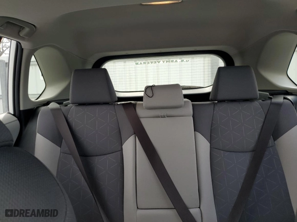 2019 Toyota RAV4 XLE with VIN JTMW1RFV4KD007950, listed as a Copart auction lot 44012885 with 33,600 mi miles and Salvage Title. Bid and sale history available at carsss.com. Image 10.