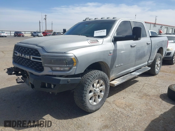 2022 Ram 2500 Big Horn z VIN 3C6UR5DL1NG178793, wystawiony jako IAAI lot #41810830 z przebiegiem 76 551 mil mil oraz . Historia ofert i sprzedaży dostępna na DreamBid. Obrazek 17.