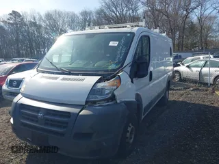 2014 Ram ProMaster Cargo z VIN 3C6TRVAG2EE101011, wystawiony jako IAAI lot #42068141 z przebiegiem Nie podano mil oraz . Historia ofert i sprzedaży dostępna na DreamBid. Obrazek 16.