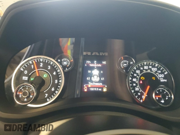 2024 Ram 2500 Big Horn z VIN 3C6UR5DJ0RG406271, wystawiony jako Copart lot #64281275 z przebiegiem 15 019 mil mil oraz Czysty tytuł • Clean title. Historia ofert i sprzedaży dostępna na DreamBid. Obrazek 9.