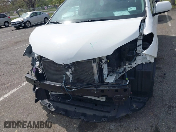 2020 Toyota Sienna LE Auto Access Seat с VIN 5TDKZ3DC3LS043379, выставлен на аукционе IAAI как лот 42103997 с пробегом 46 570 миль миль и . История ставок и продаж доступна на DreamBid. Изображение 6.