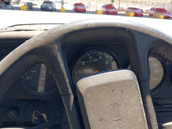 1988 Porsche 911 Carrera with VIN WP0EB0917JS161351, listed as a IAAI auction lot 39908257 with 1 mi miles. Bid and sale history available at carsss.com. Image 7.