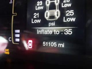 2017 Jeep Cherokee Sport with VIN 1C4PJMAB1HW651312, listed as a IAAI auction lot 41372908 with 51,105 mi miles. Bid and sale history available at carsss.com. Image 15.