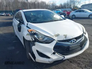 2013 Hyundai Elantra GS z VIN KMHDH6AE3DU004609, wystawiony jako IAAI lot #41738554 z przebiegiem 108 586 mil mil oraz . Historia ofert i sprzedaży dostępna na DreamBid. Obrazek 6.