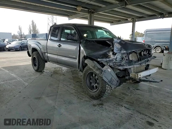 2014 Toyota Tacoma z VIN 5TFUU4EN9EX096999, wystawiony jako Copart lot #48357395 z przebiegiem 204 758 mil mil oraz Szkoda całkowita • Salvage title. Historia ofert i sprzedaży dostępna na DreamBid. Obrazek 10.