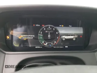2018 Land Rover Range Rover Velar R-Dynamic HSE with VIN SALYM2RV4JA739202, listed as a Copart auction lot 46030964 with 29,192 mi miles. Bid and sale history available at carsss.com. Image 9.