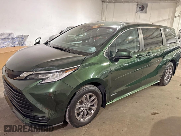 2021 Toyota Sienna LE z VIN 5TDKSKFC5MS006315, wystawiony jako Copart lot #60327465 z przebiegiem 44 497 mil mil oraz Czysty tytuł • Clean title. Historia ofert i sprzedaży dostępna na DreamBid. Obrazek 2.