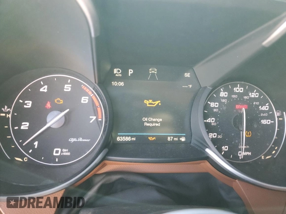 2017 Alfa Romeo Giulia Ti z VIN ZARFAECN9H7561897, wystawiony jako Copart lot #52735005 z przebiegiem 63 586 mil mil oraz Tytuł czysty. Historia ofert i sprzedaży dostępna na DreamBid. Obrazek 9.